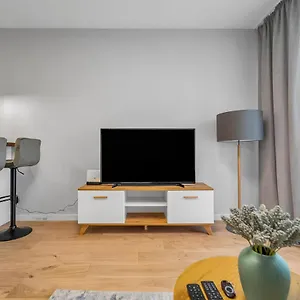  Apartament Ursus Comfy With Free Parking Polska